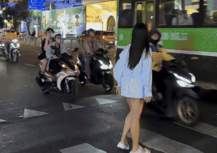 LolcmonbabyletsgobabySaigonesecrosstheroadbelike_ezgif.com_resize_1_.gif