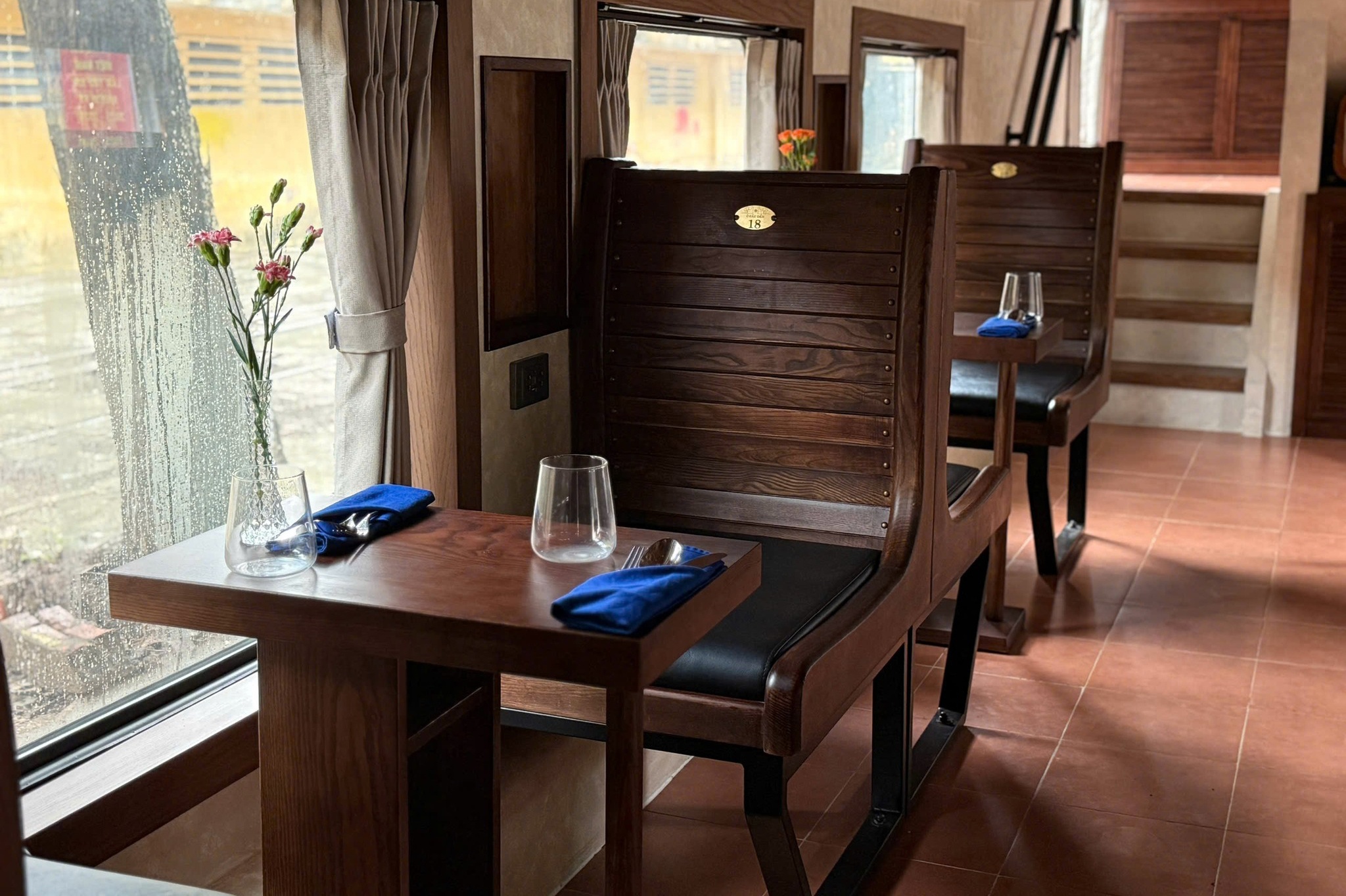 The Hanoi Train ảnh 3 The Hanoi Train anh 3