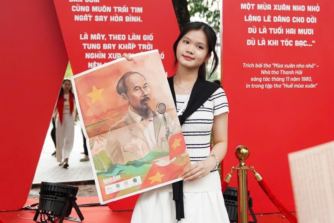 Can canh chu Viet Nam khong lo 'gay sot' o ho Guom hinh anh