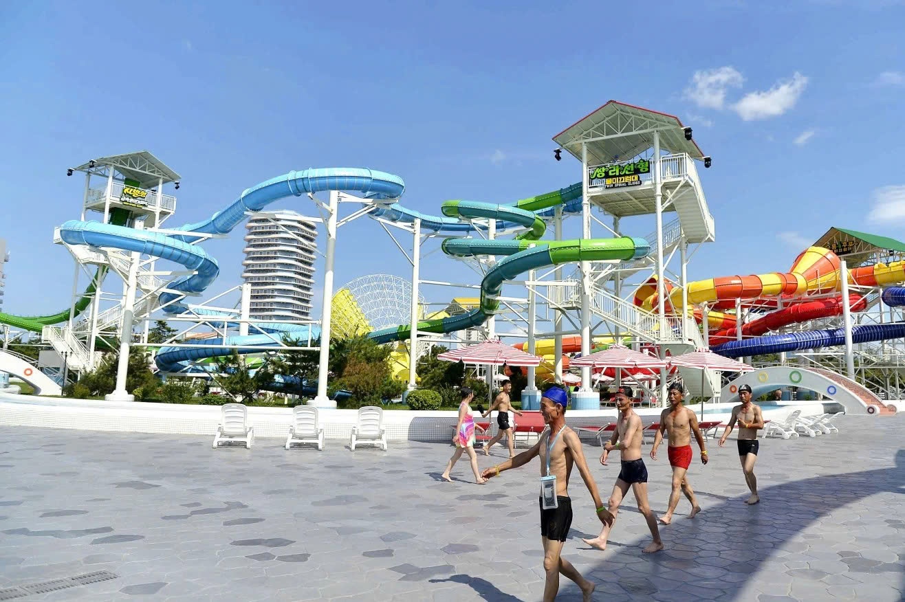 Canh tuong trai nguoc trong khu nghi duong ty USD cua Trieu Tien hinh anh