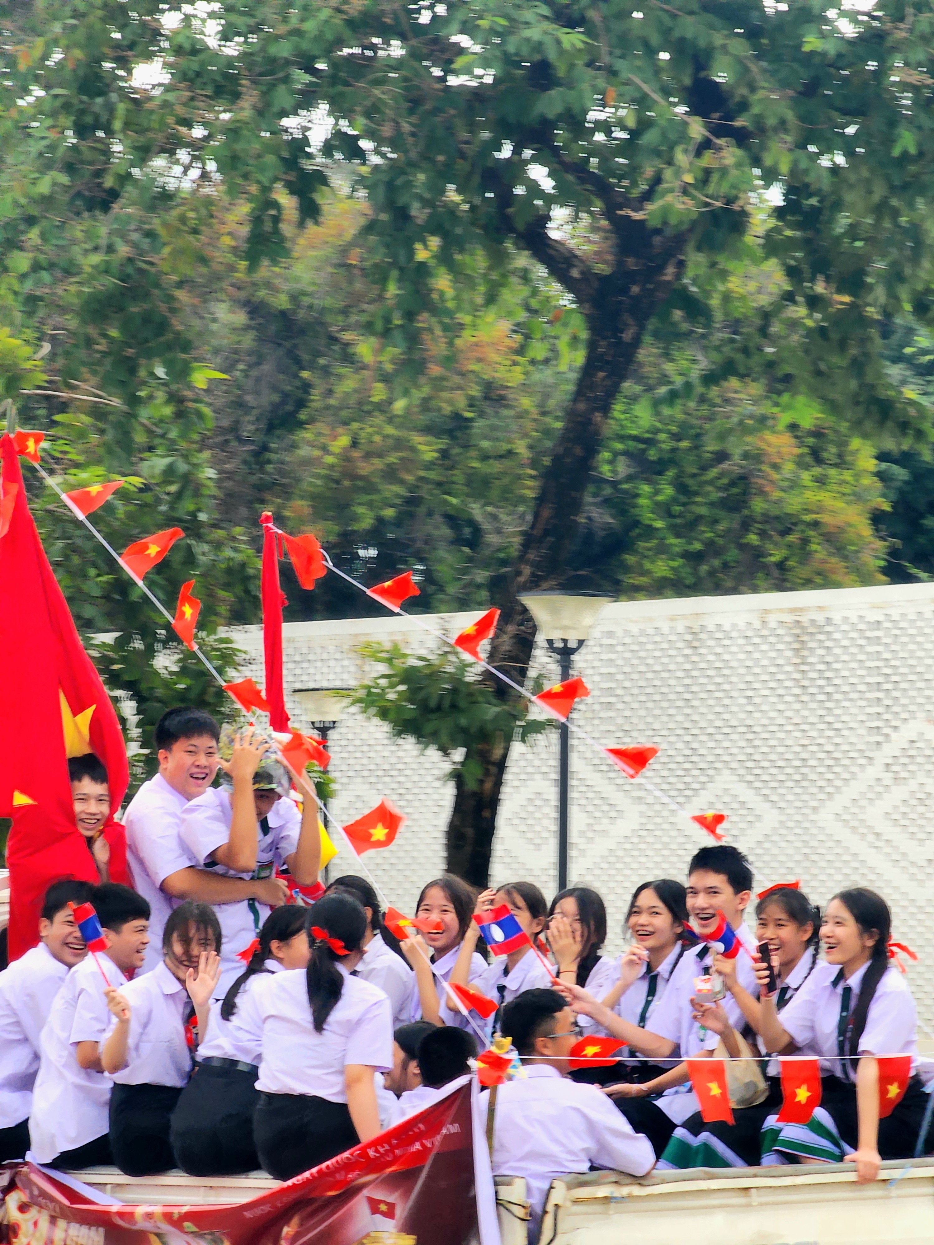 Lao anh 12