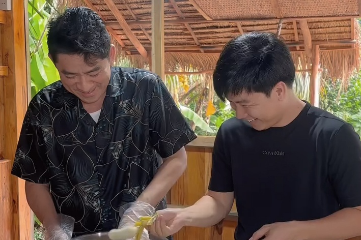 Dien vien Huynh Anh Tuan tro lai can bep sau dot quy hinh anh