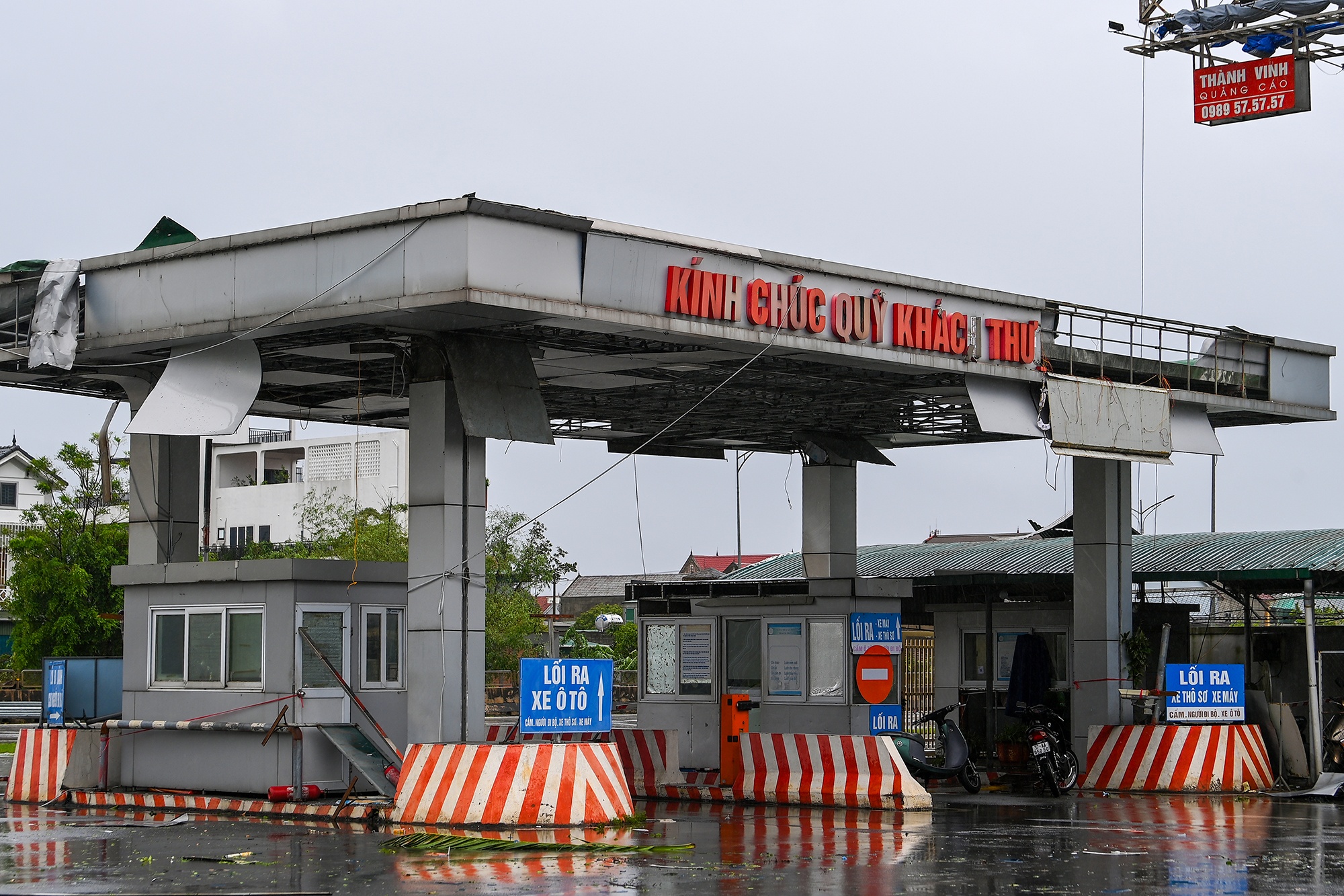 Bao so 10 gay thiet hai nang, bao hiem khan cap vao cuoc hinh anh