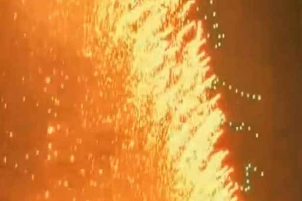 Canh tuong phao hoa drone roi nhu tan lua o Trung Quoc gay sung sot hinh anh