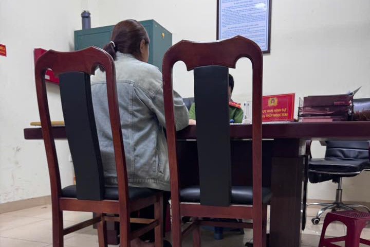 Chu quan buffet dua nhan vien len cong an vi 'cot nha' khach hang hinh anh
