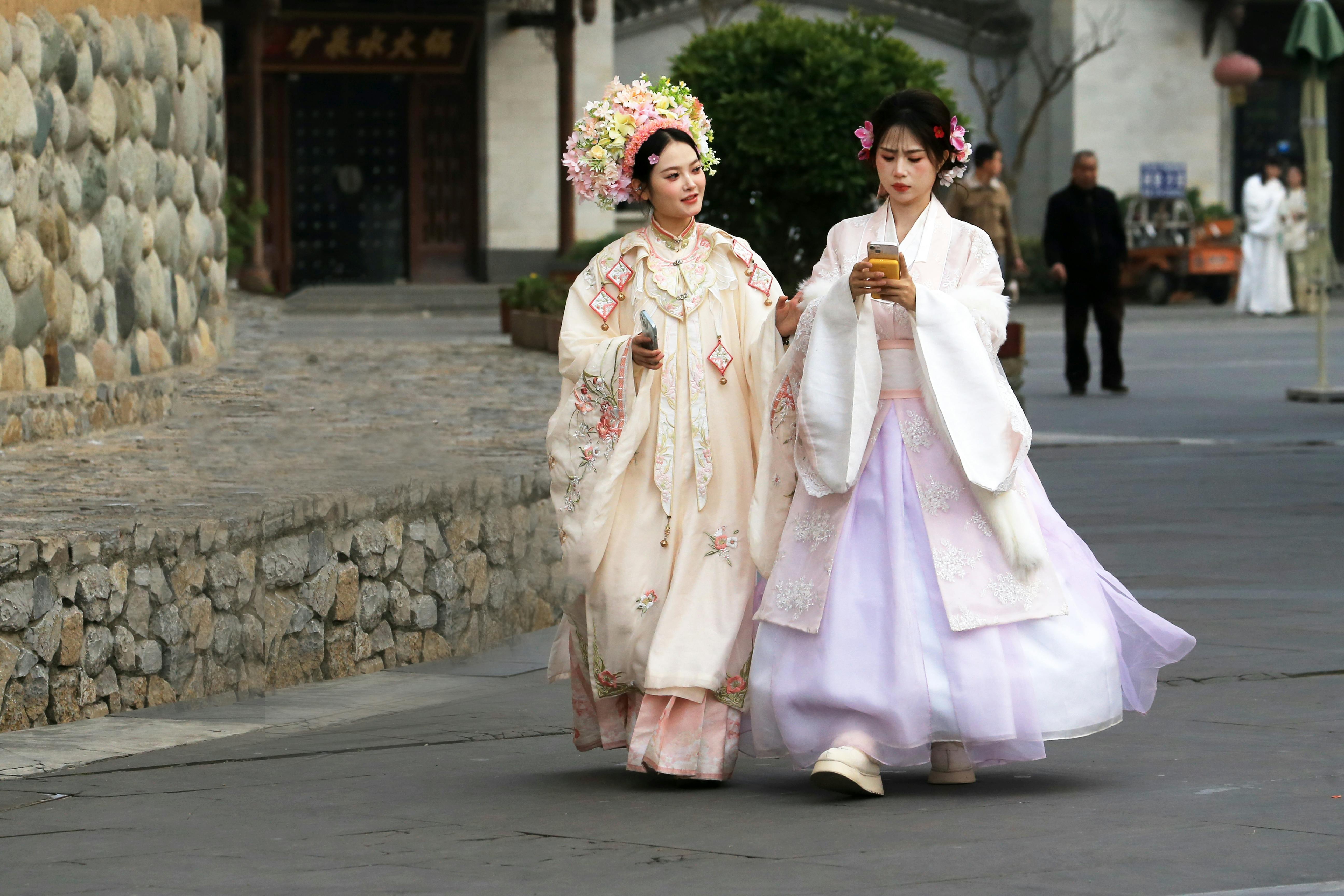 Khach Trung Quoc thay doi hinh anh