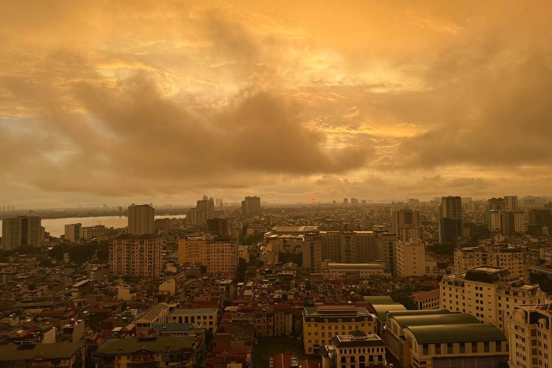 Ha Noi vang ruc anh 7