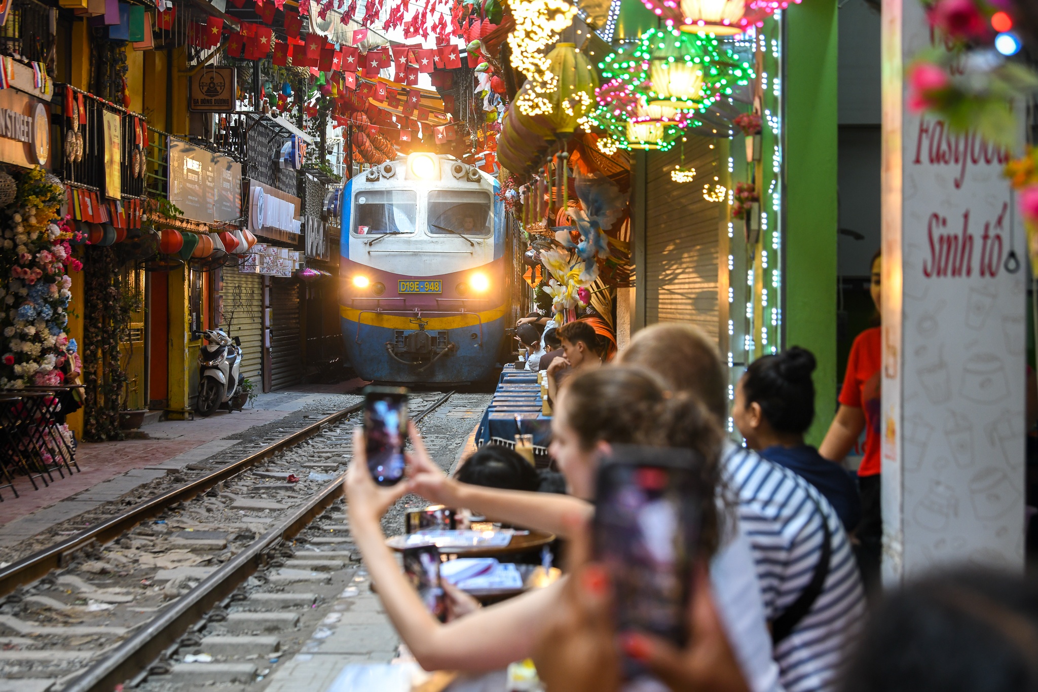 duong tau,  ca phe duong tau anh 5