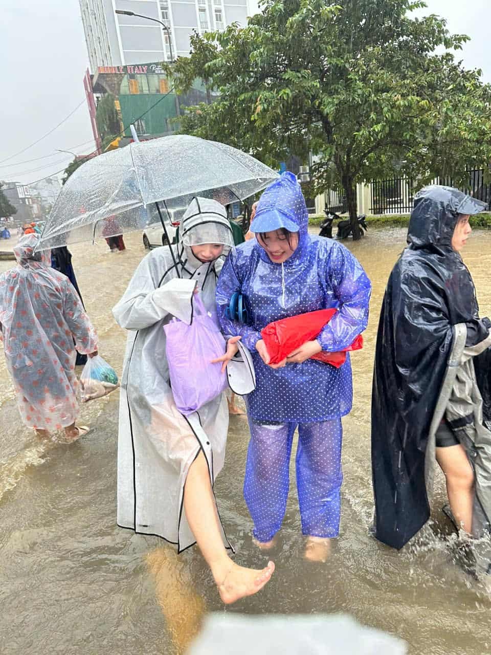 Huế ngập lịch sử ảnh 5 Hue ngap lich su anh 5