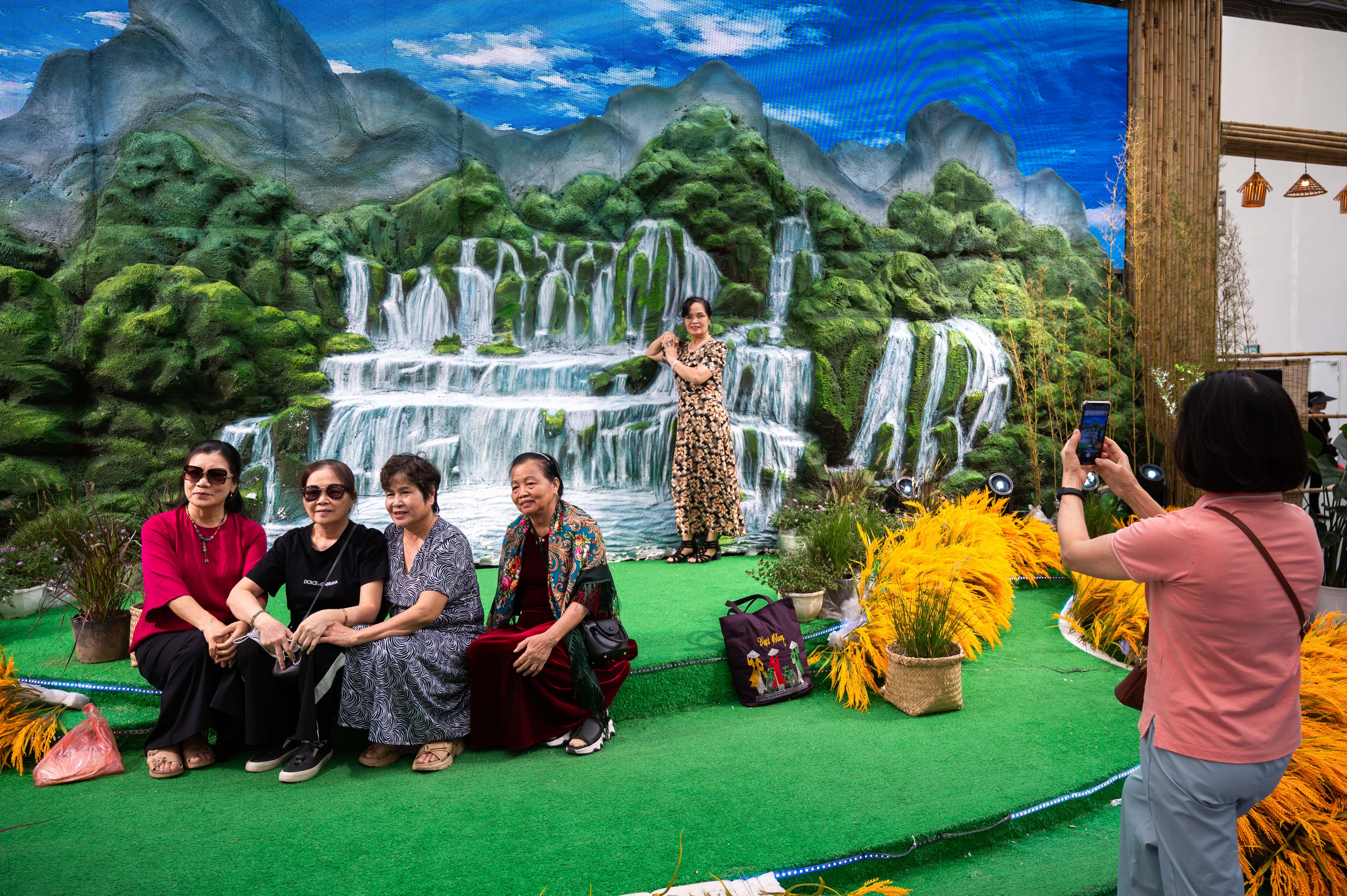 Hoi cho mua thu VEC anh 35