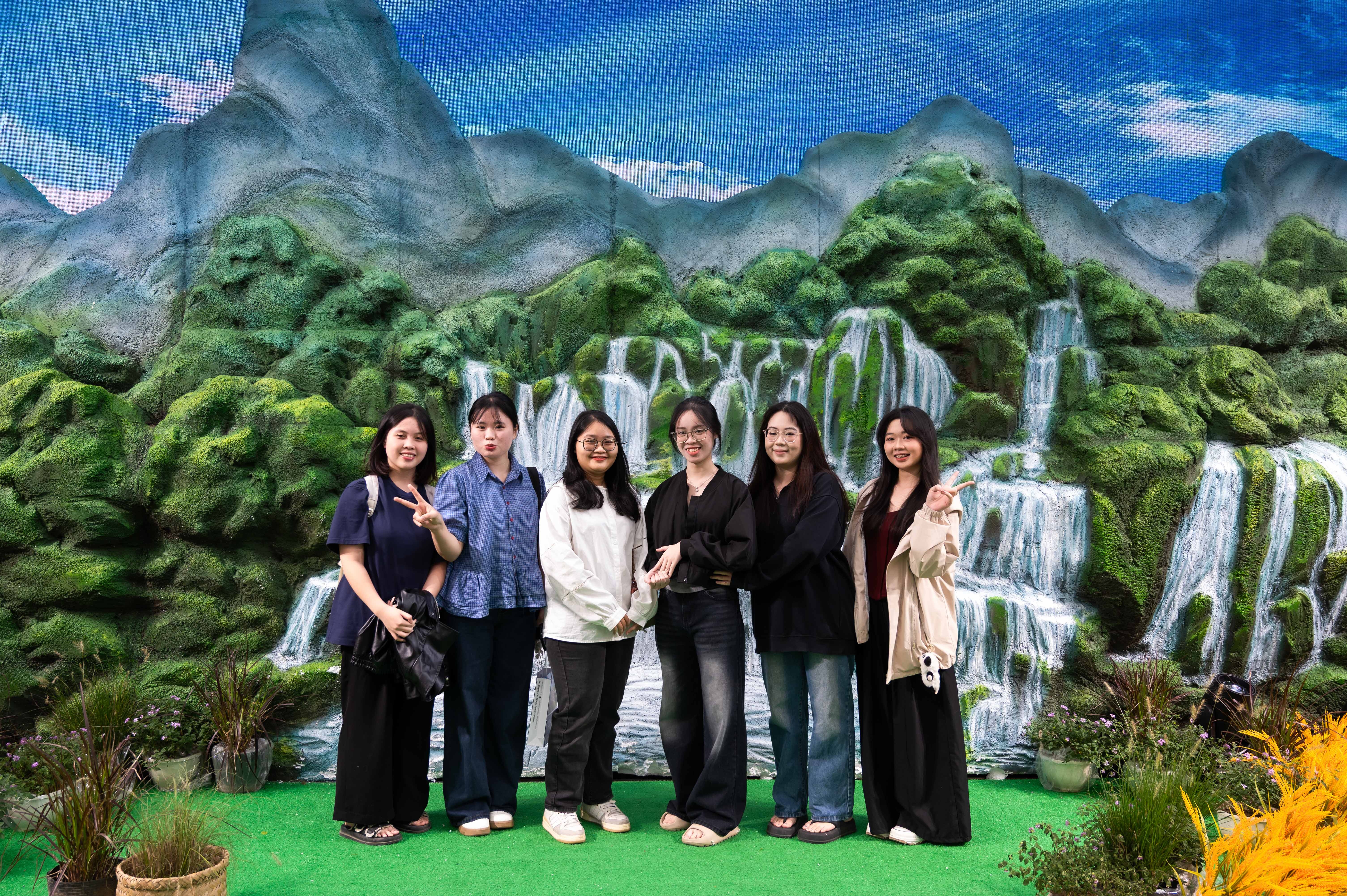 Hoi cho mua thu VEC anh 36