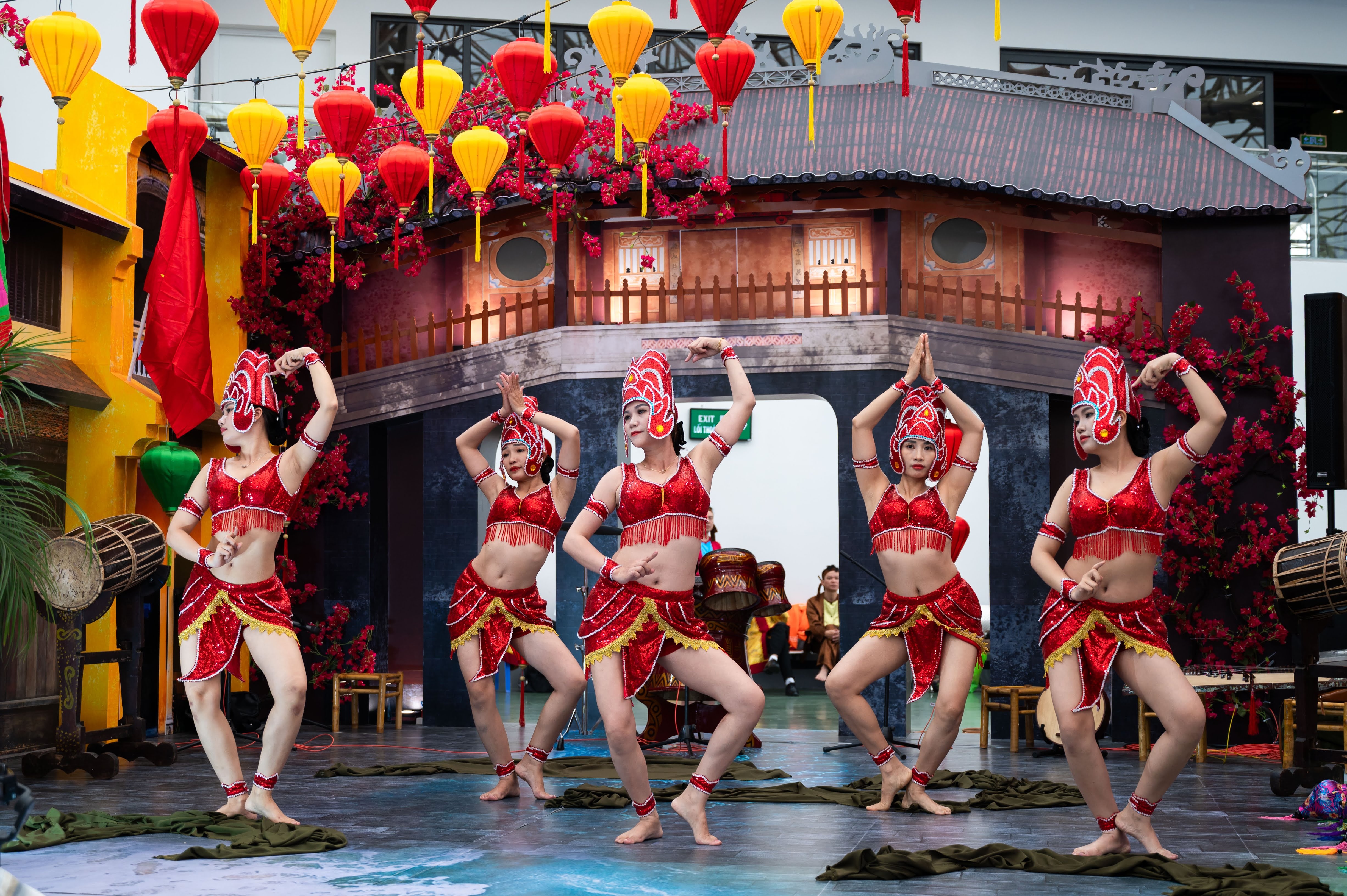 Hoi cho mua thu VEC anh 29