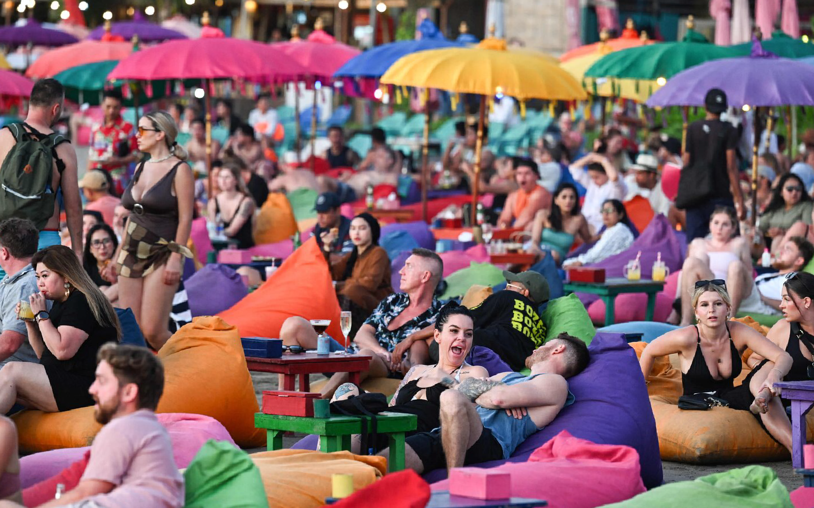 qua tai du lich anh 5