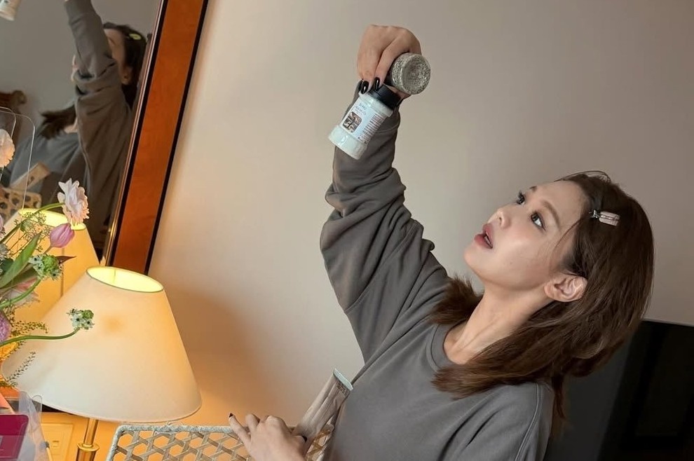 Idol Han Quoc 'nga ngua' khi duoc tang muoi Sa Huynh hinh anh