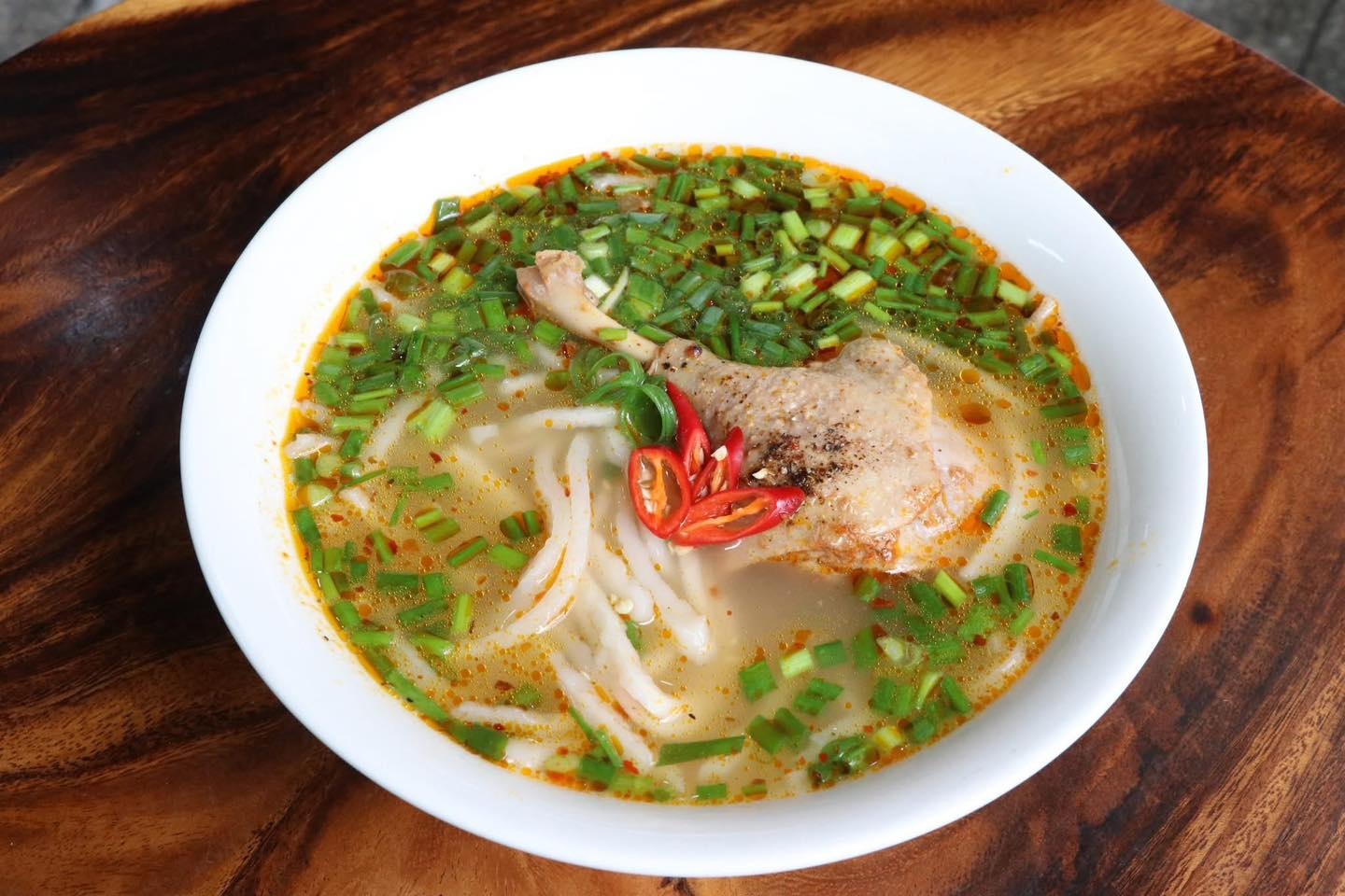 Di san am thuc cua nha sang lap Ca Men vua qua doi hinh anh