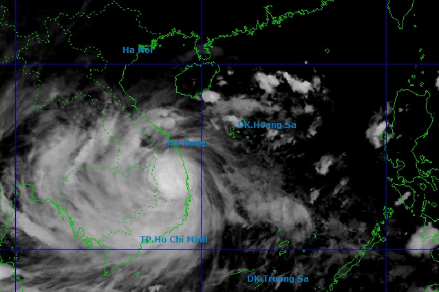Bao so 13 quan thao, 'tu gio den 22h la thoi diem diem nguy hiem nhat' hinh anh