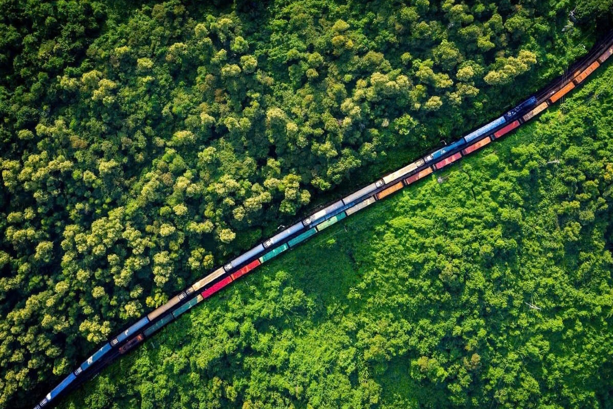 Duong sat Bac Nam bi chia cat, 9 tau khach nam cho hinh anh