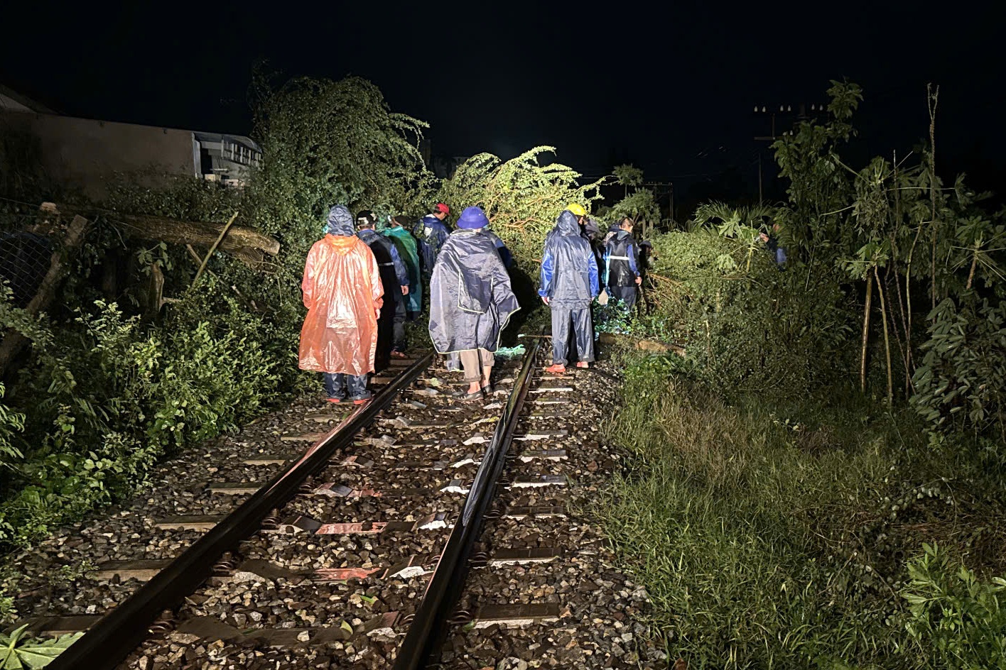 Bao so 13 'can quet' Gia Lai hinh anh