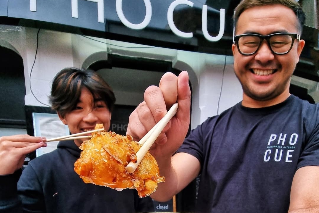 Quan pho Viet Nam xuat hien trong buc anh cua Erling Haaland hinh anh