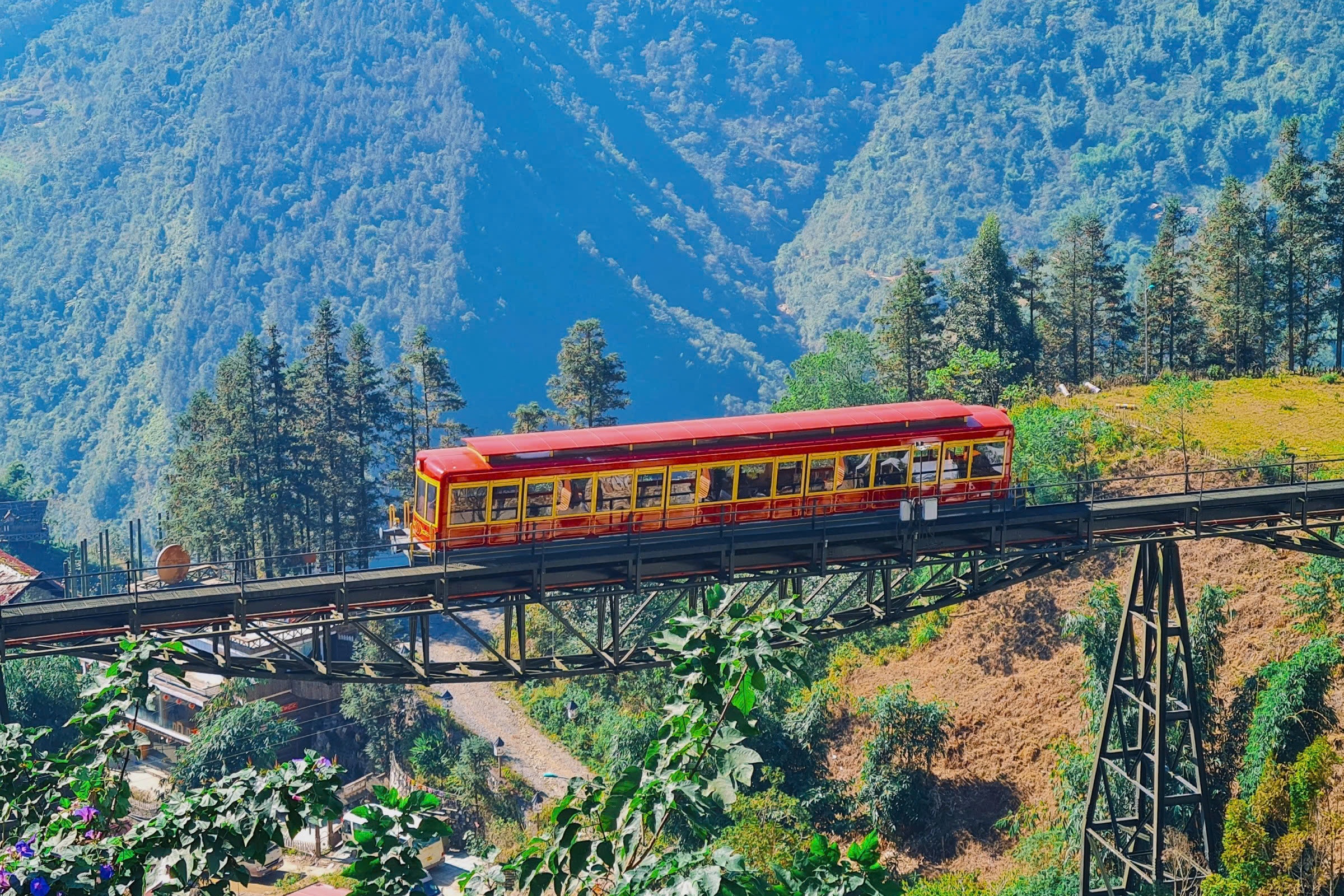 Se co doan tau du lich cao cap tuyen Ha Noi - Lao Cai hinh anh