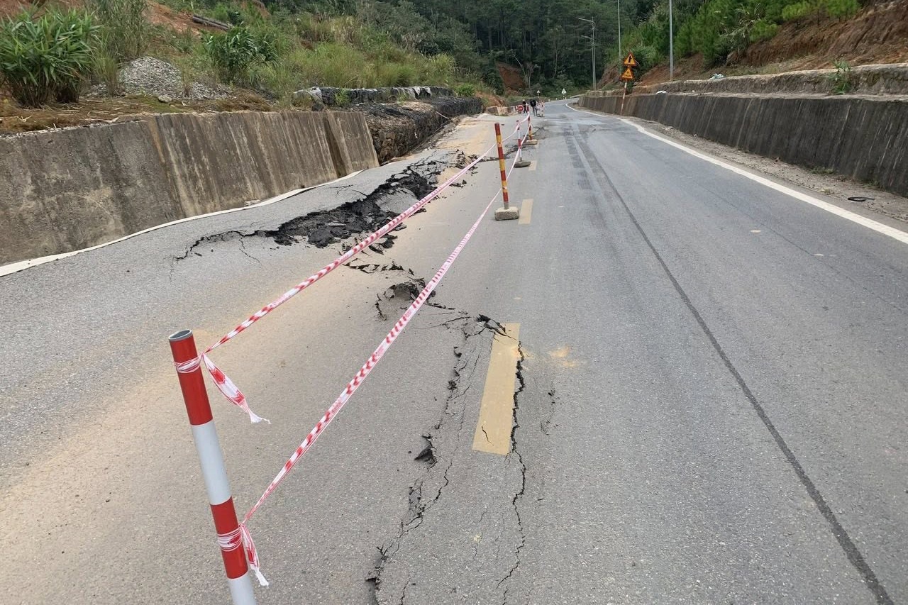 الطريق السريع الوطني 24 الصورة 1 quoc lo 24 anh 1