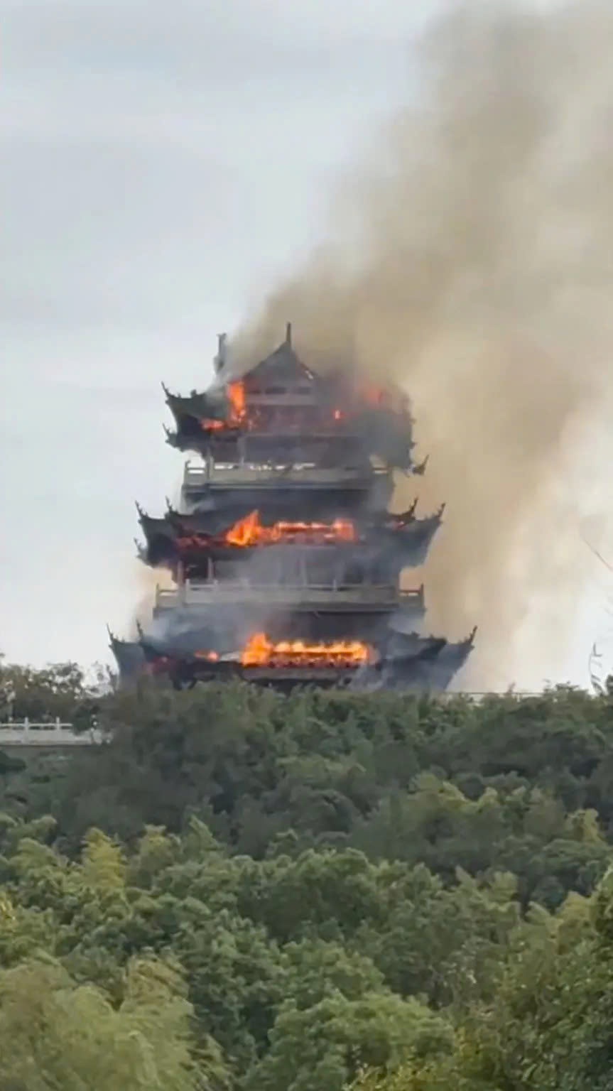 chay chua 1.500 nam tuoi anh 1