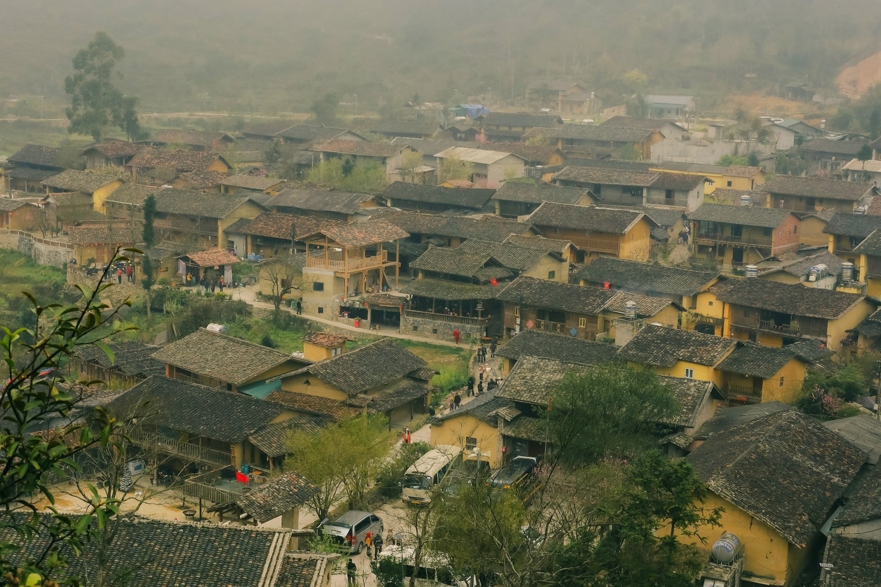 Thuc hu om phong day gia tai lang du lich tot nhat the gioi Lo Lo Chai hinh anh