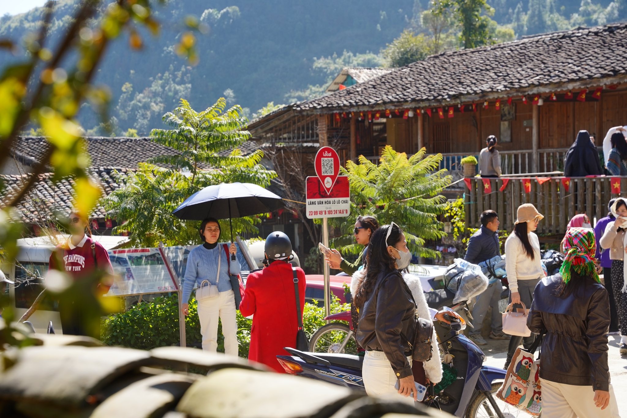 Lo Lo Chai, Lung Cu, asta de bandera de Lung Cu foto 3 Lo Lo Chai, Lung Cu, Cot co Lung Cu anh 3