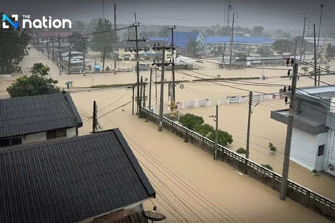 Thai Lan,  mua lu Thai Lan,  du khach Malaysia anh 1