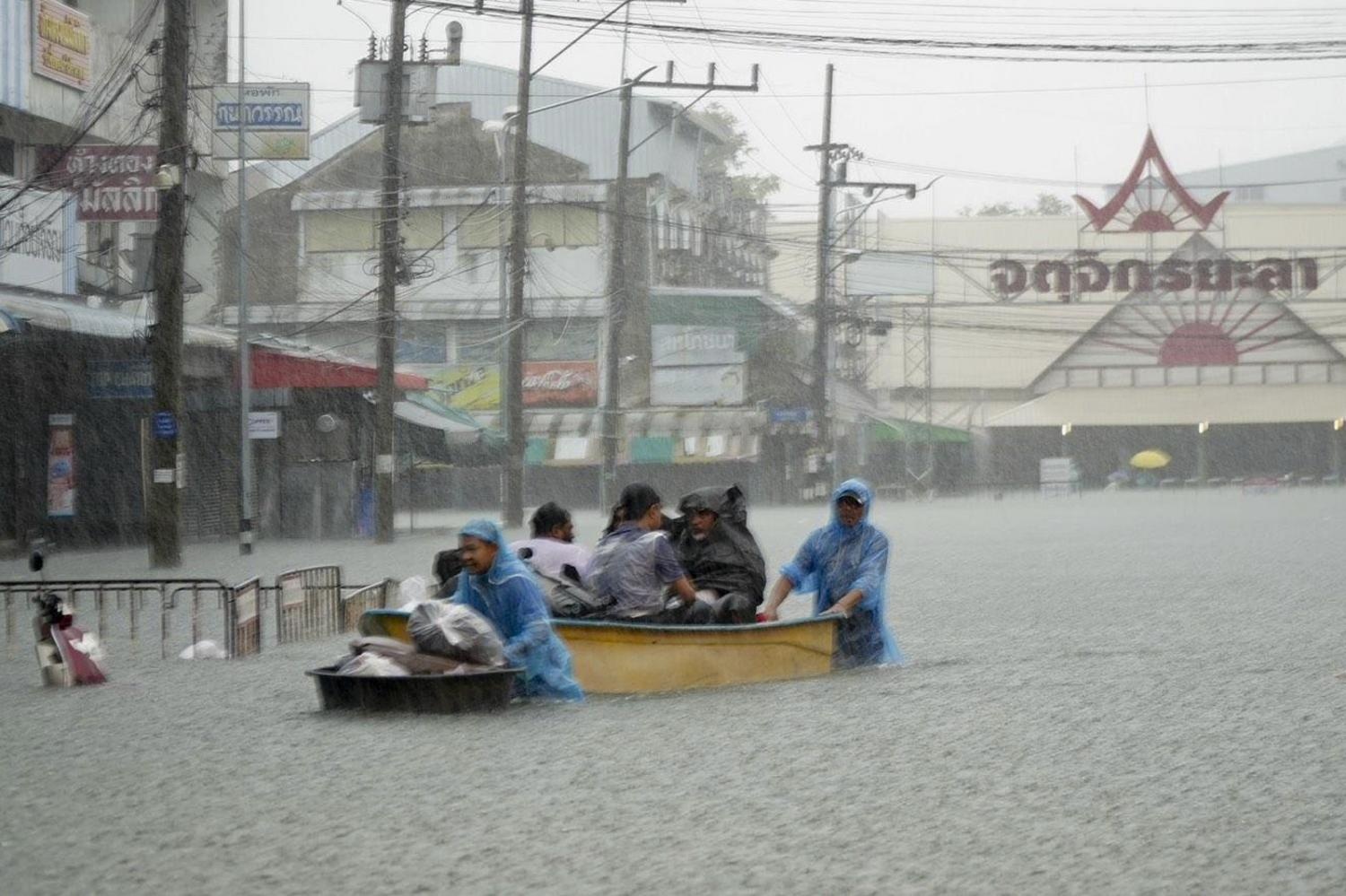 Thai Lan,  mua lu Thai Lan,  du khach Malaysia anh 2