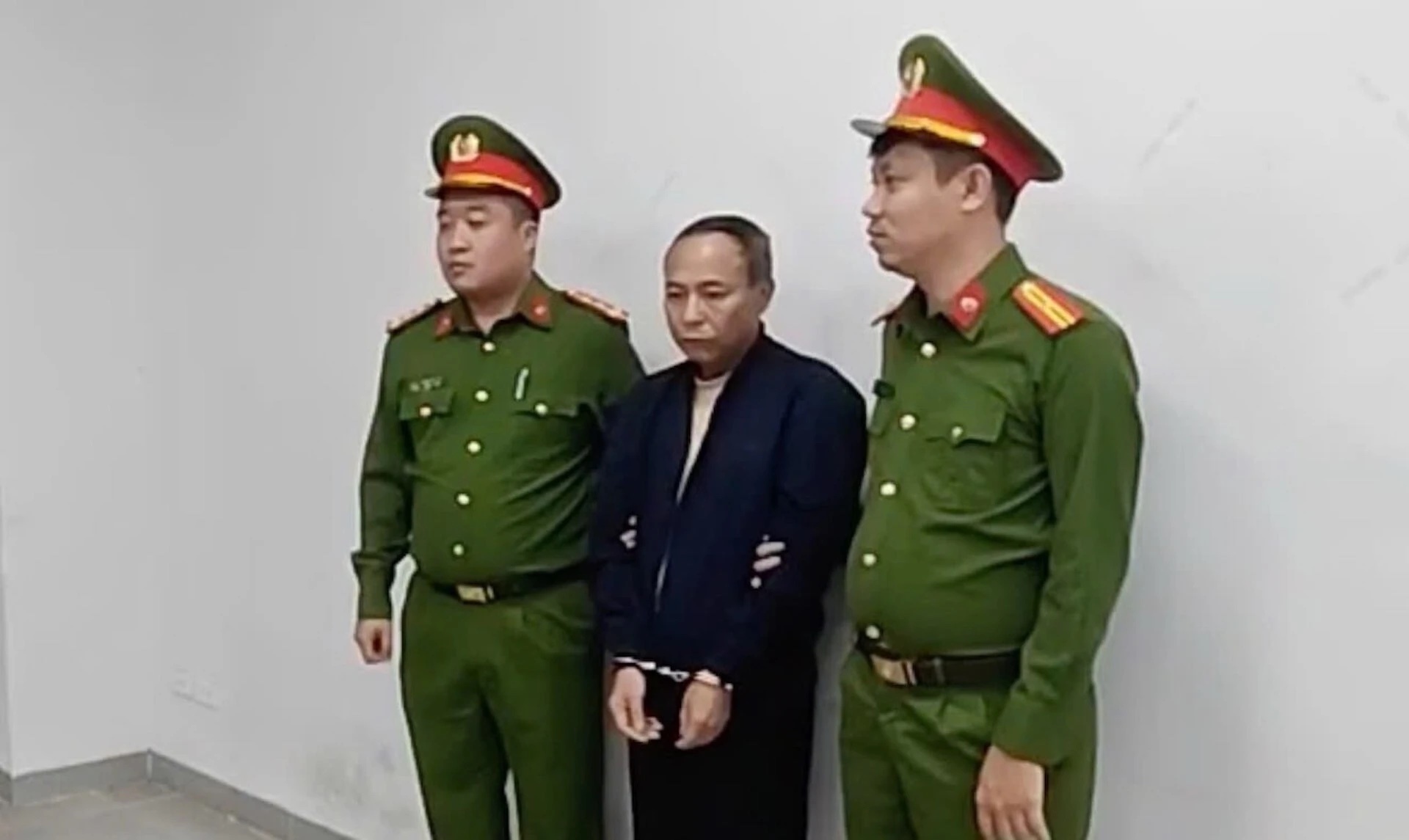 Bat cuu Pho vien truong Vien Phap y tam than Trung uong hinh anh