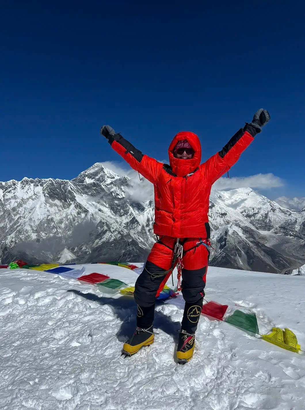 dinh Everest,  di ve sinh anh 1