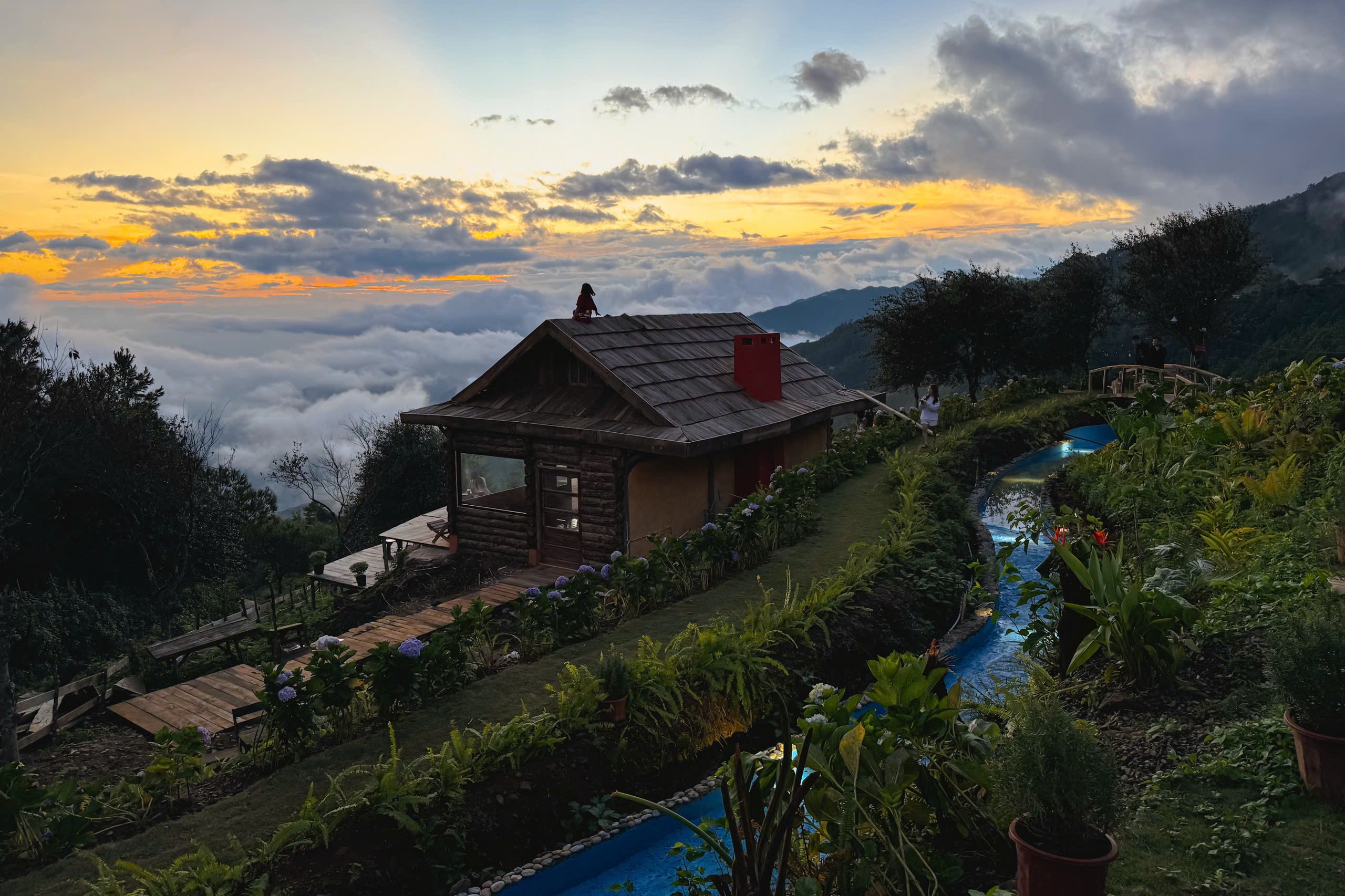 ຕາແສງ, ຮູບ 2 ຫລັງຄາ Ta Xua, mai nha anh 2