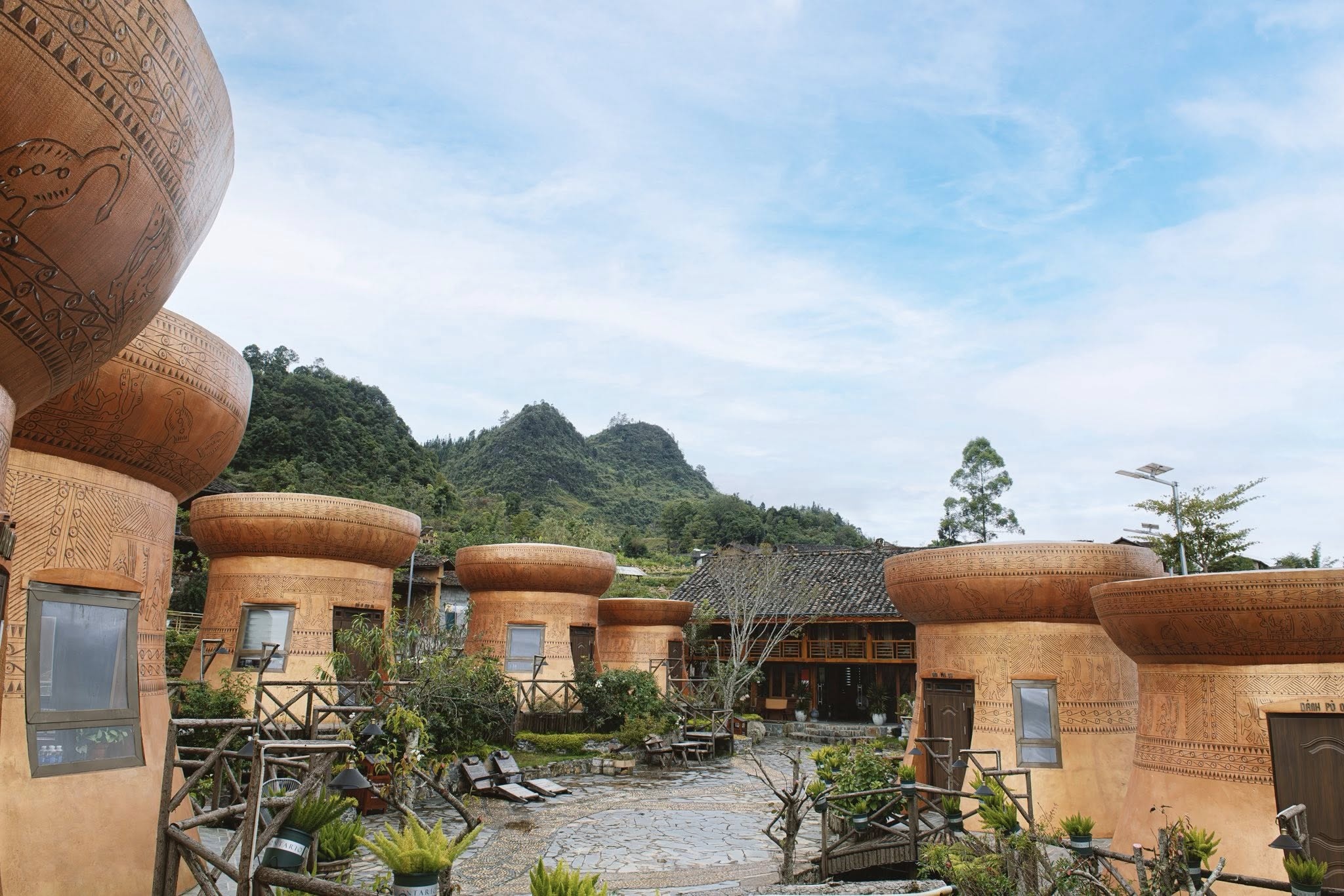 Co gi o homestay hinh trong dong vua xac lap ky luc Viet Nam? hinh anh