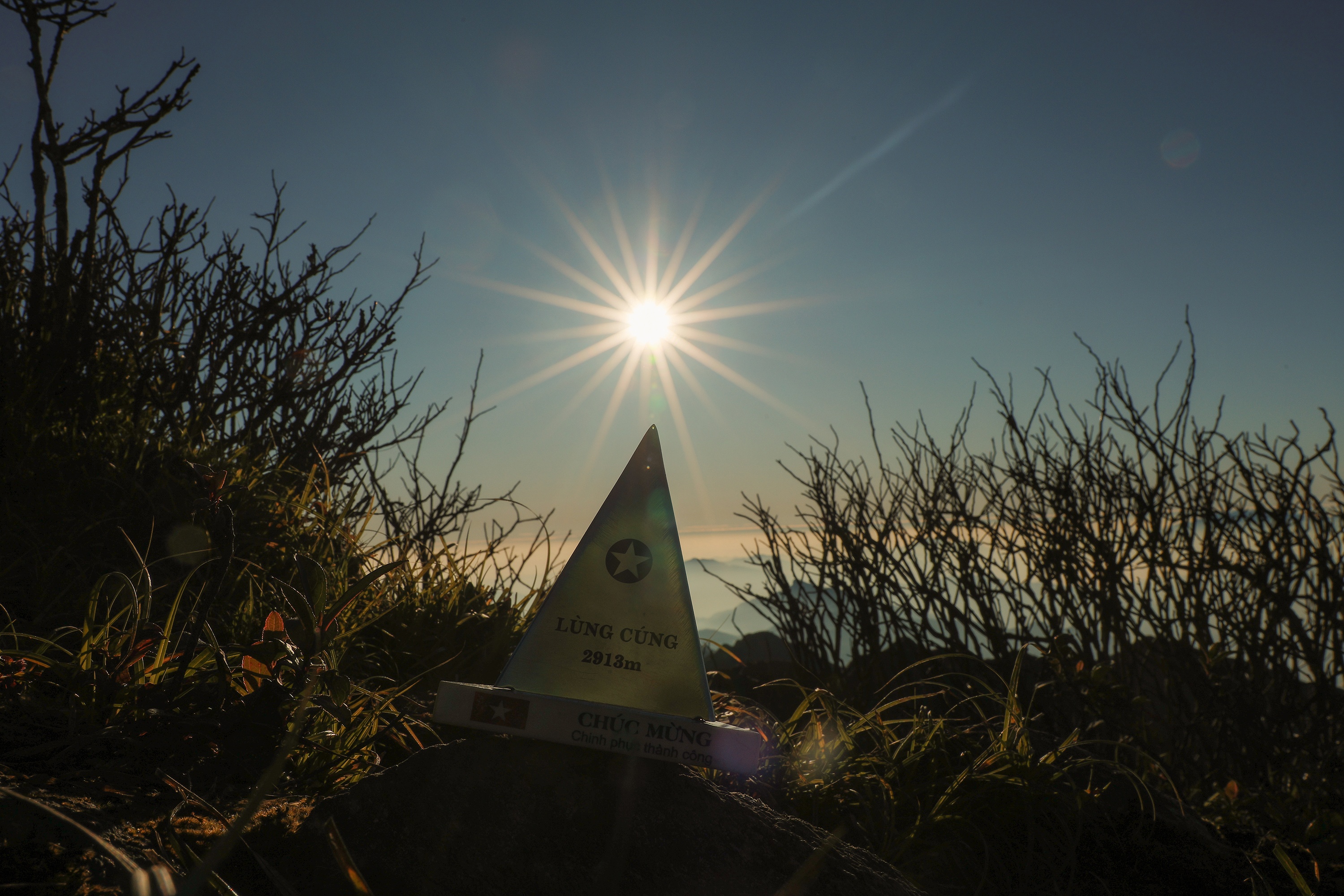 កំពូលភ្នំដងរែក, Lung Cung រូបថត ១ dinh Lung Cung, Lung Cung anh 1