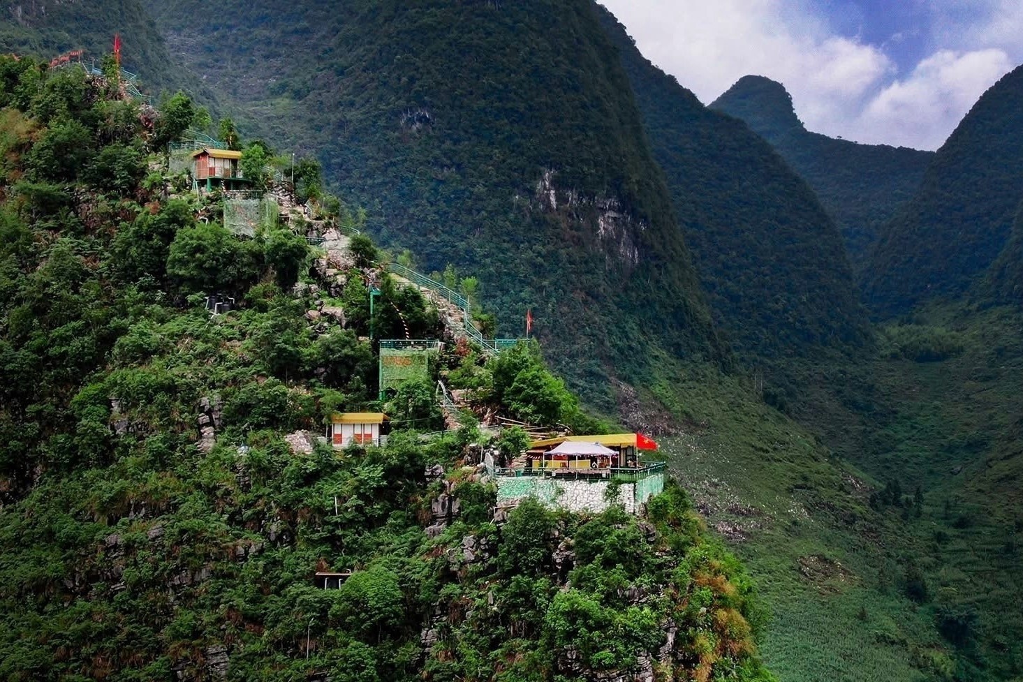 រូបថតគោលដៅវប្បធម៌ ៤ Diem den van hoa anh 4