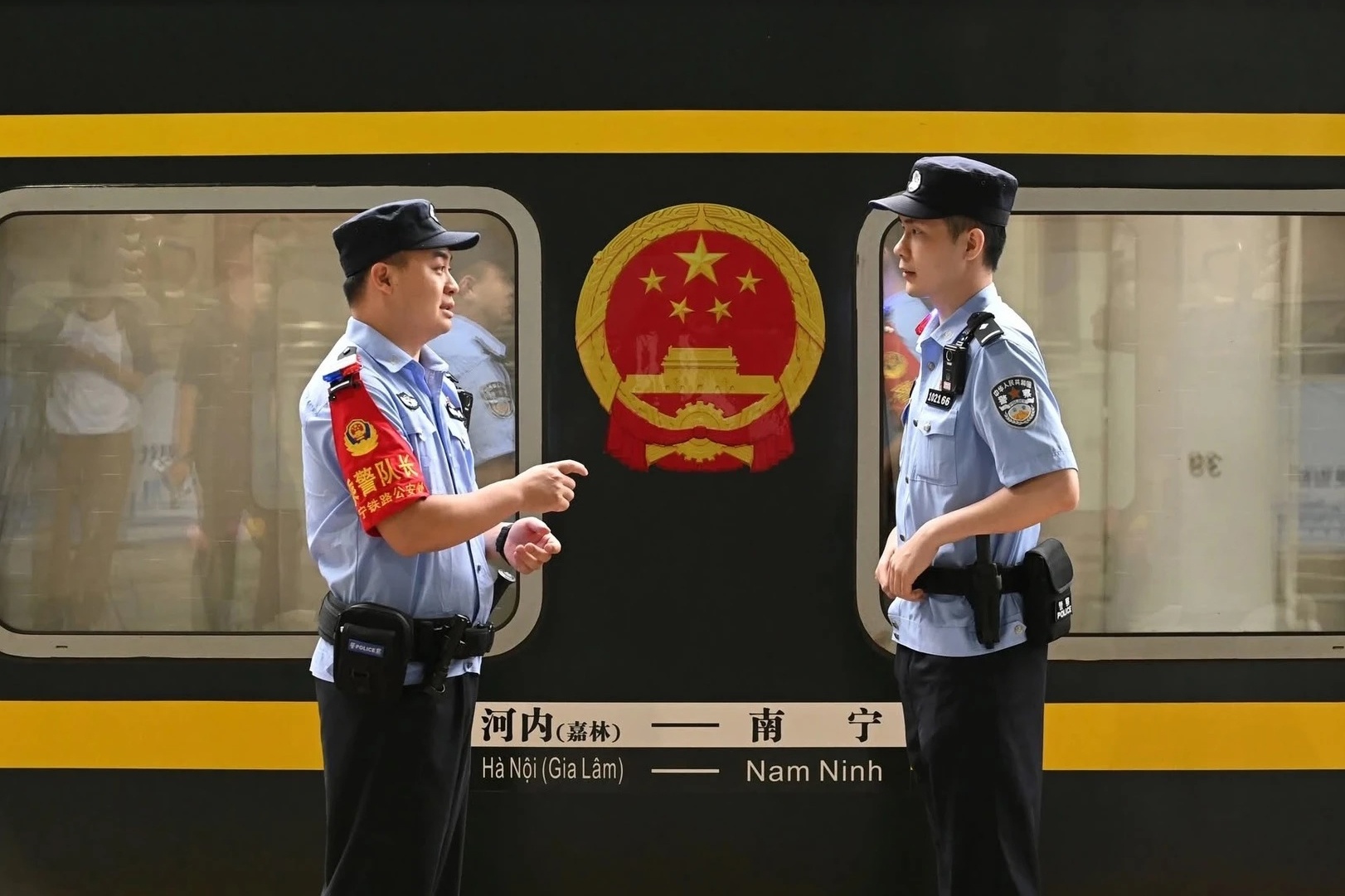 Khach co the dung e-visa khi di tau lien van Ha Noi - Trung Quoc hinh anh