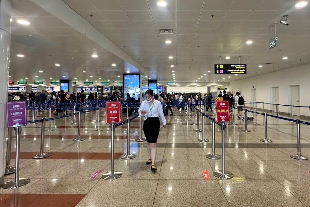 Nội B&agrave;i,  xuất nhập cảnh ảnh 1