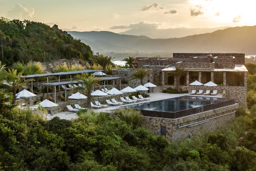 Resort phai tam dong cua do mua lu Phu Yen lot danh sach tot nhat 2026 hinh anh