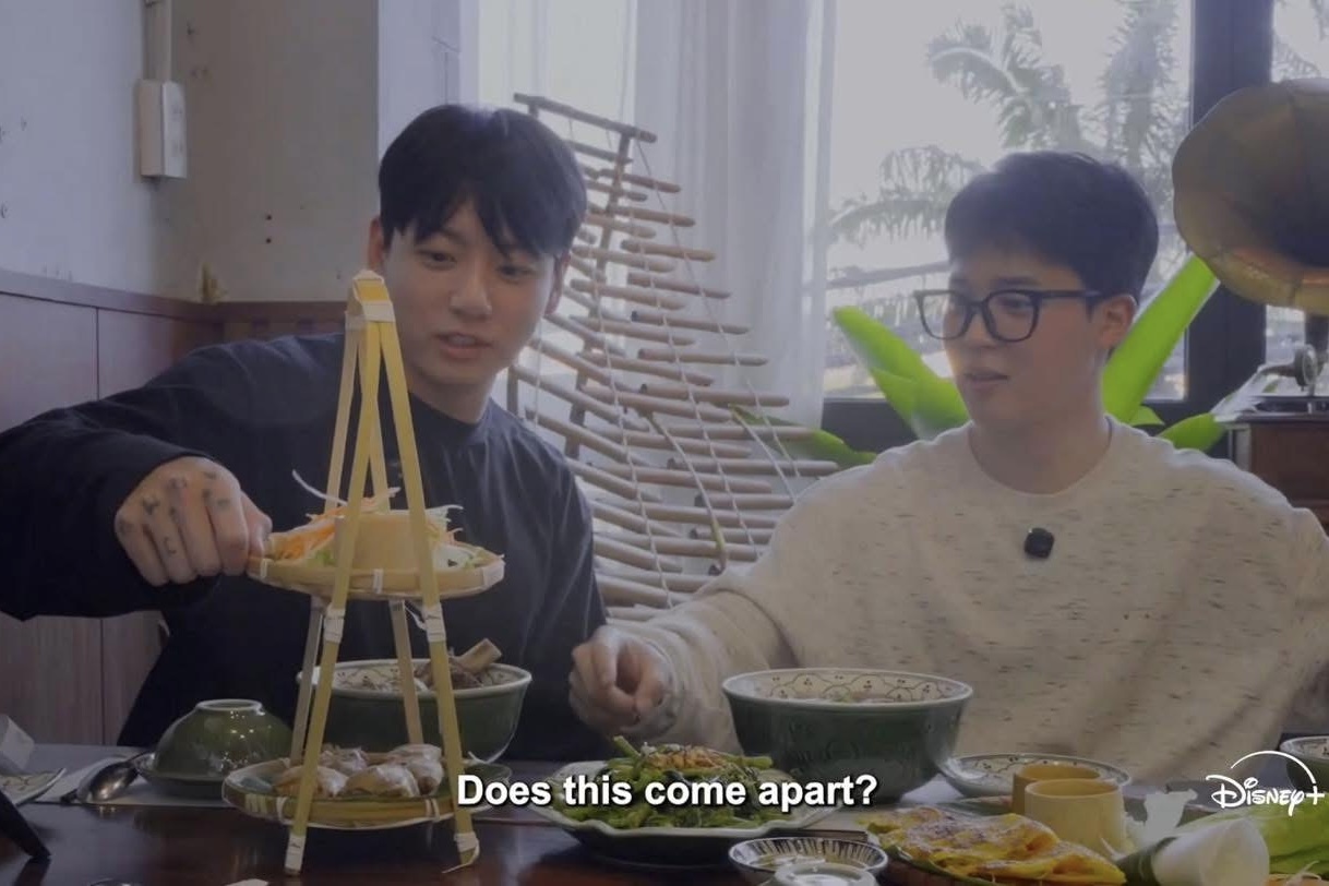 Bua an 9 mon 'sanh soi' cua Jimin, Jungkook (BTS) tai Da Nang hinh anh