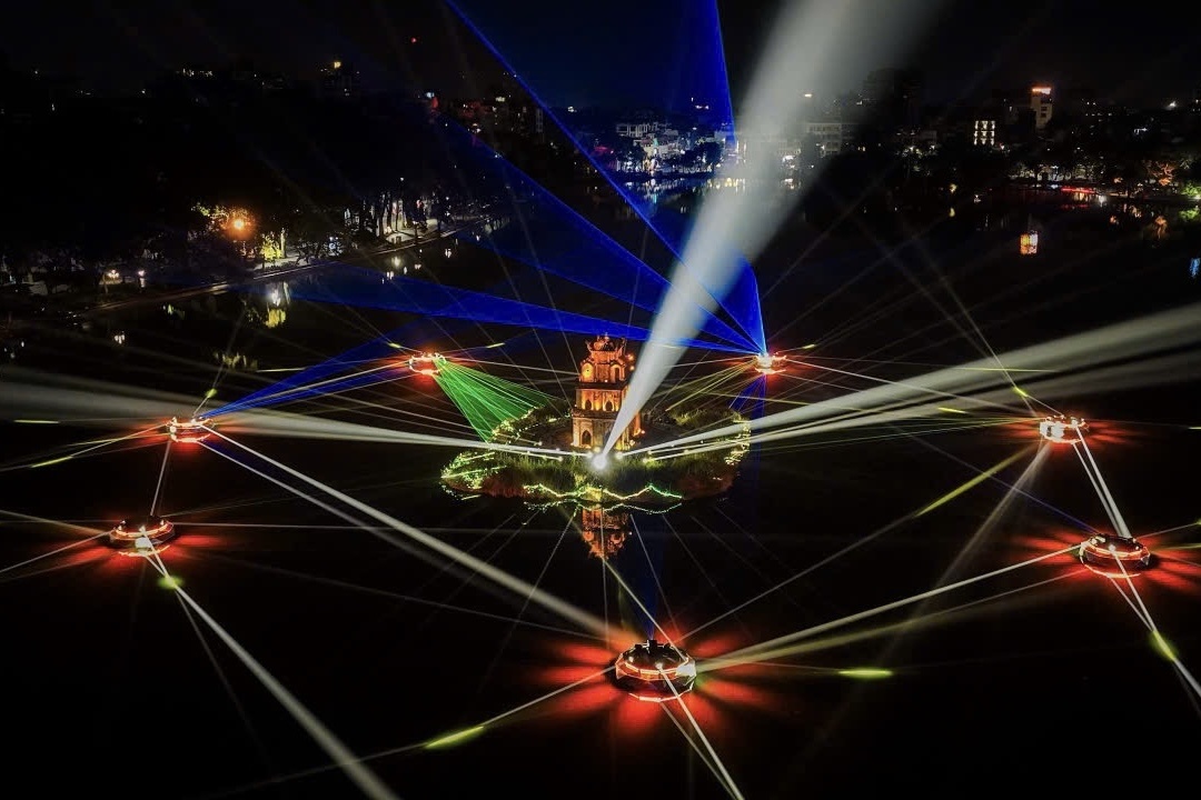 Chieu sang nghe thuat tai Ho Guom tu nay den het Tet Duong lich hinh anh