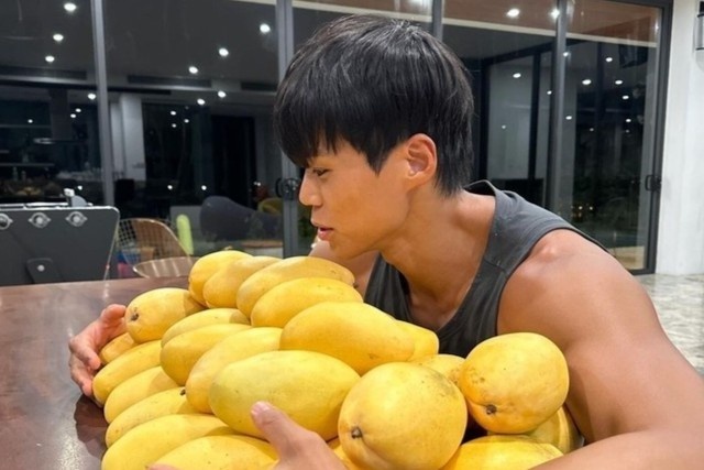 Sau 'con ghien' xoai cua khach Han tai Viet Nam hinh anh