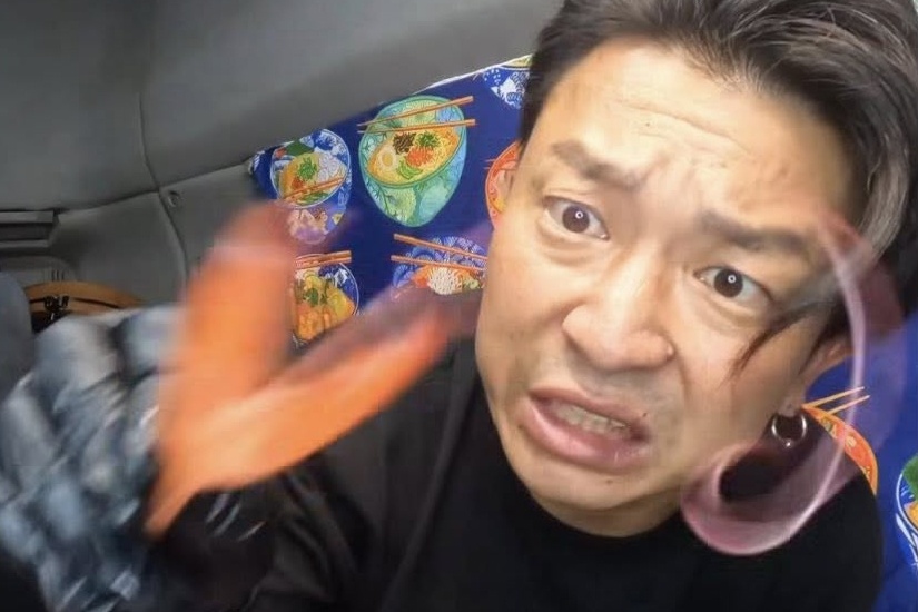 Tranh cai YouTuber nguoi Nhat nau pho voi nuoc ham ca hinh anh