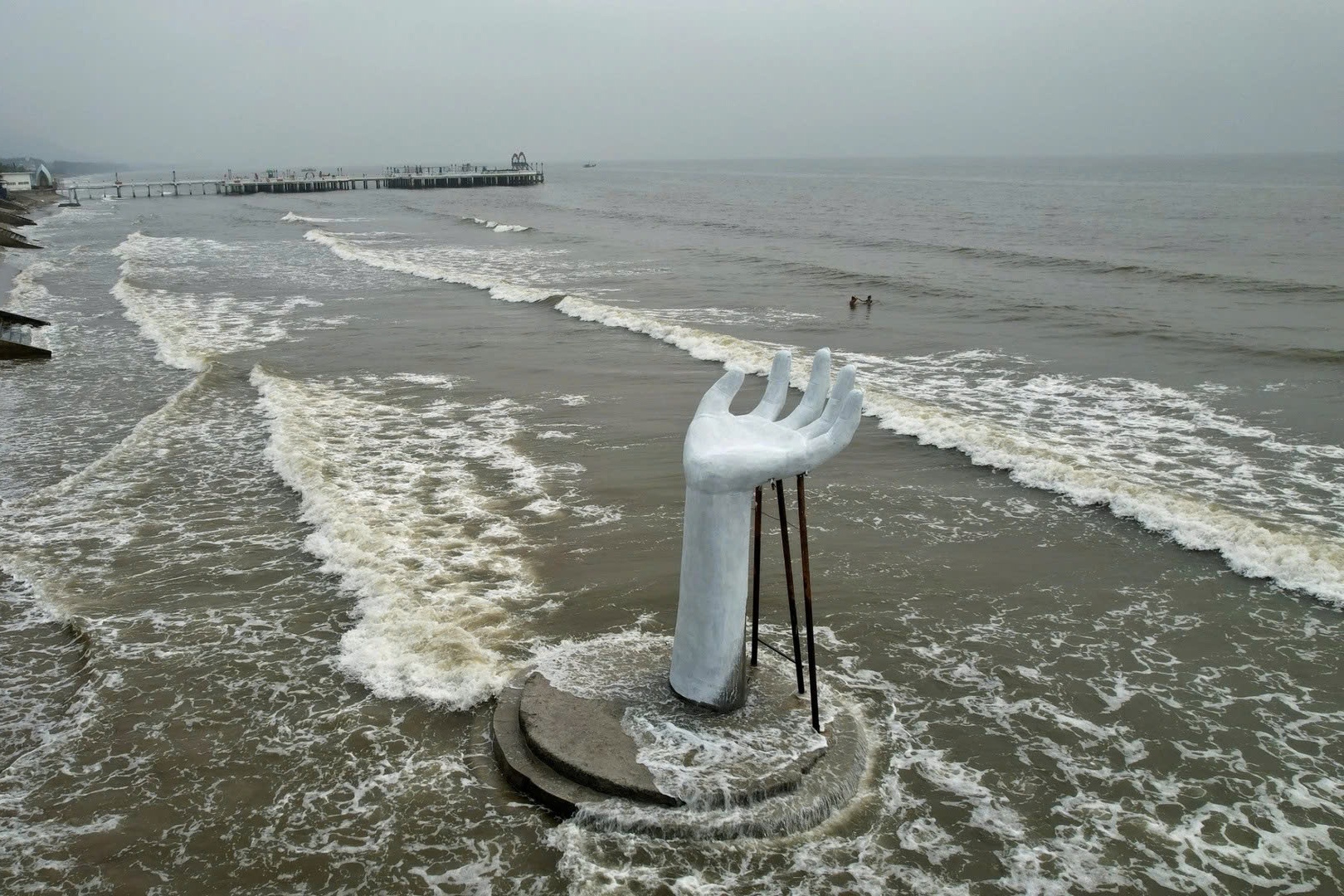 ban tay khong lo anh 2