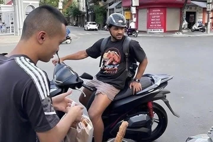 Xuan Son,  banh chuoi anh 1