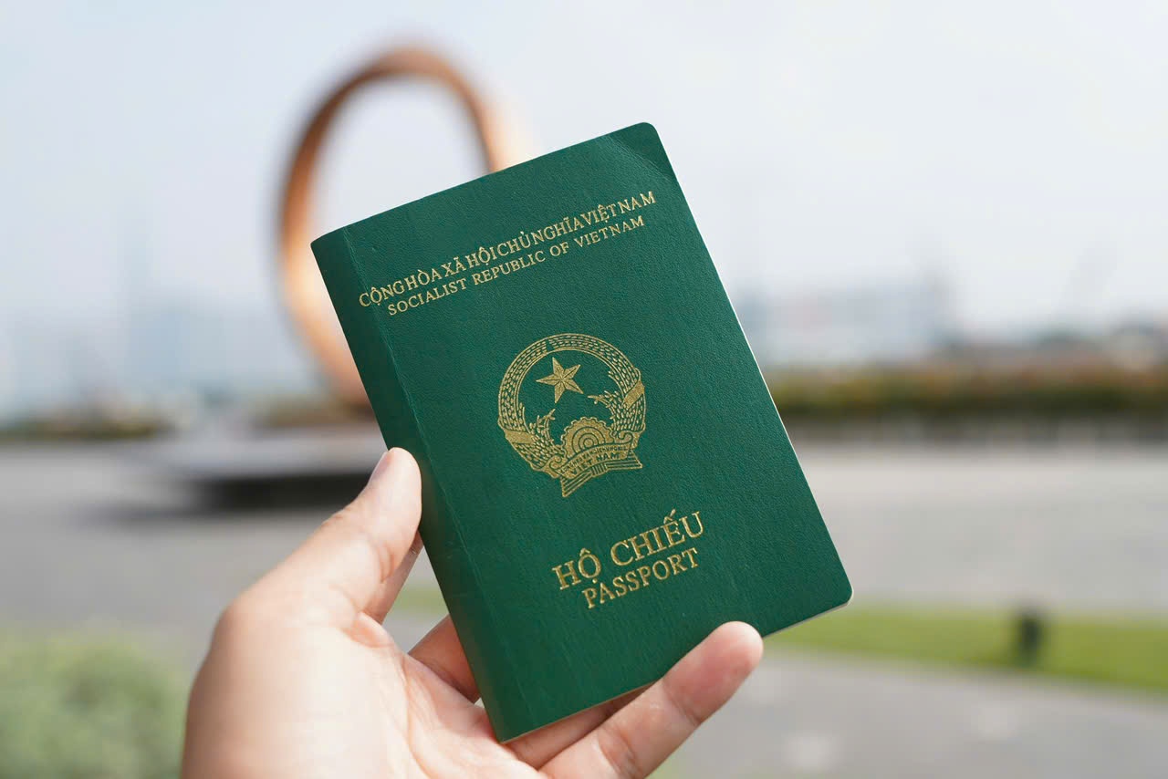 Ho chieu Viet Nam tang hang hinh anh