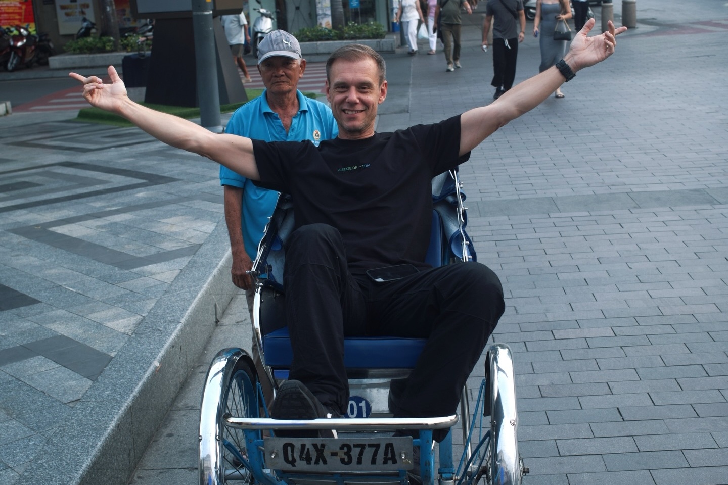 Huyen thoai DJ the gioi di xich lo o TP.HCM hinh anh