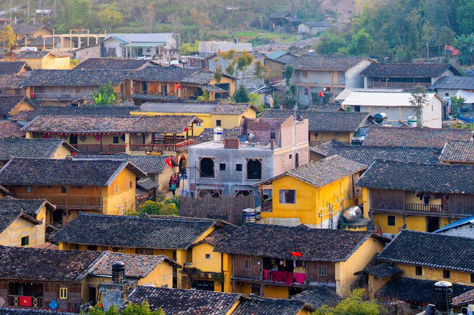 Can nha be tong va phep thu khac nghiet cua Lo Lo Chai hinh anh