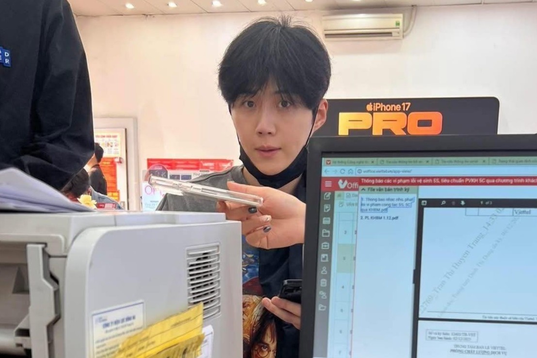 Kim Seon Ho ke ly do mua iPhone o Ha Noi, khen do an Viet 'rat ngon' hinh anh