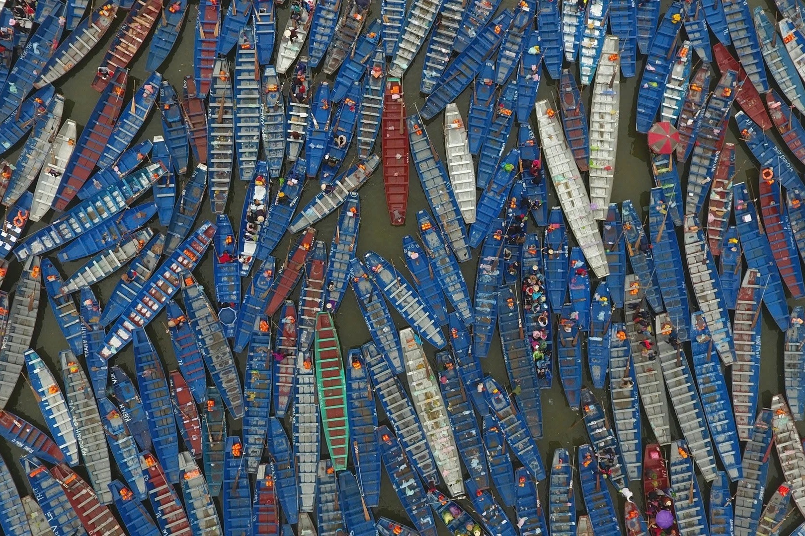 Khong de xay ra 'chat chem' o le hoi chua Huong hinh anh